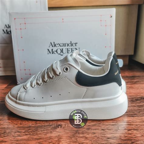 harga sepatu alexander mcqueen hitam